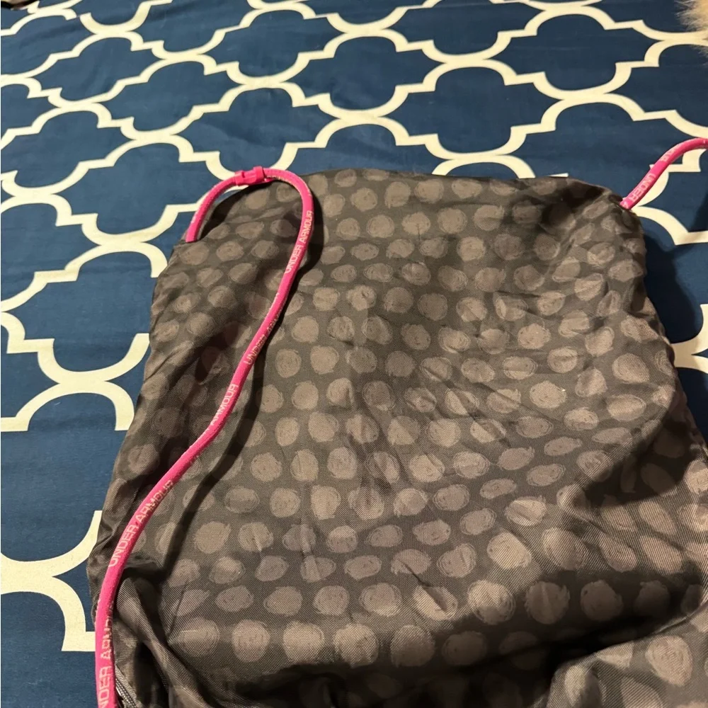 UA pink and gray string bag